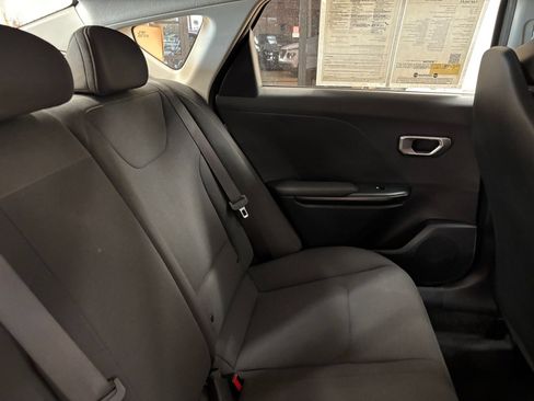 Used 2026 Kia K4 FWD image 36