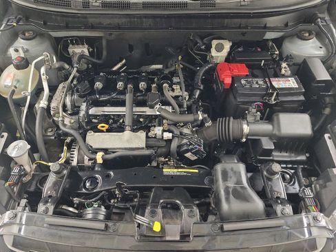 Used 2022 Nissan Kicks SR w/ Interior Electronics Package FWD image 30