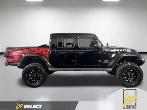 Used 2020 Jeep Gladiator Overland w/ LED Lighting Group AWD/4WD image 6