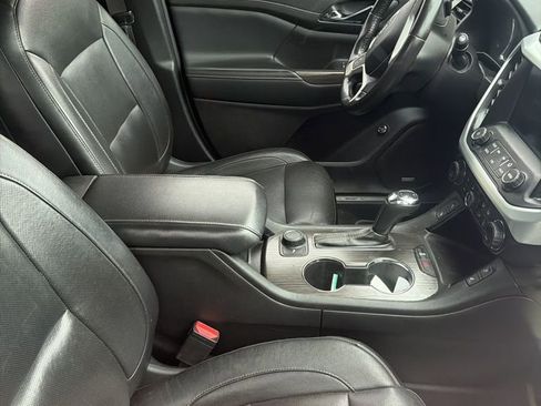 Used 2019 GMC Acadia SLT image 12