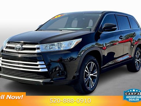 Used 2019 Toyota Highlander LE image 1