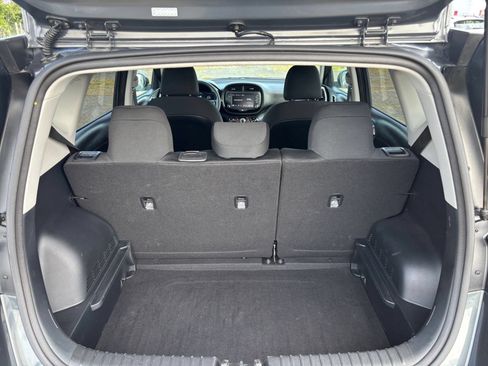 Used 2025 Kia Soul LX w/ LX Technology Package FWD image 26