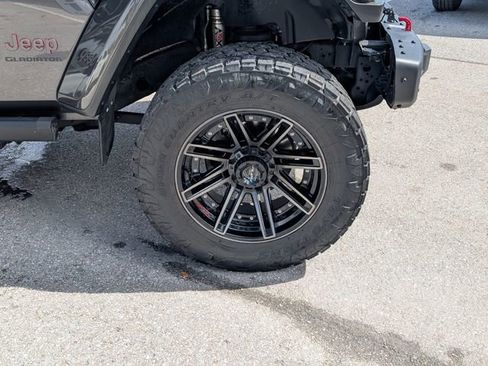 Used 2020 Jeep Gladiator Rubicon image 9