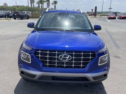 New 2025 Hyundai Venue Limited image 8
