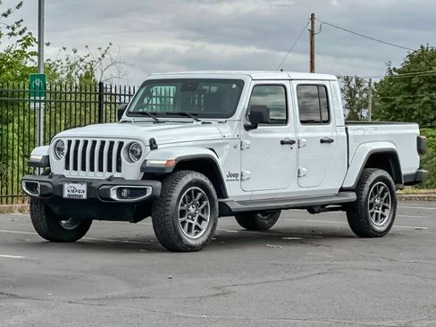 Used 2021 Jeep Gladiator Overland w/ Uconnect 4C Nav & Sound Group AWD/4WD image 7