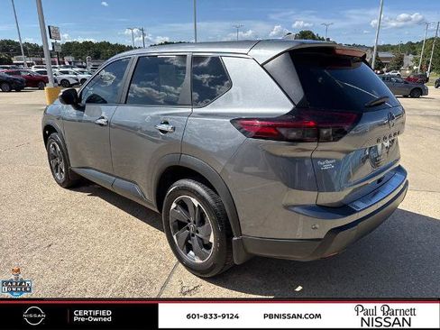 Certified 2026 Nissan Rogue SV FWD image 11