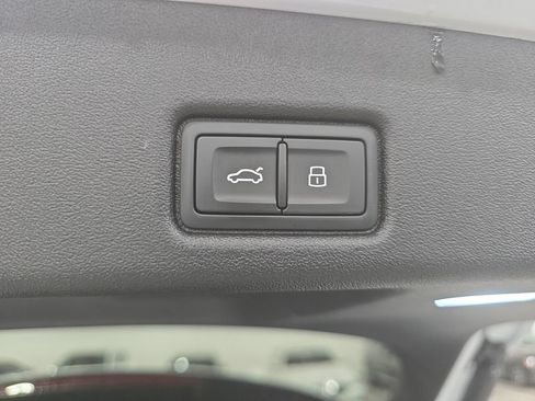 Used 2025 Audi Q5 Premium AWD/4WD image 22