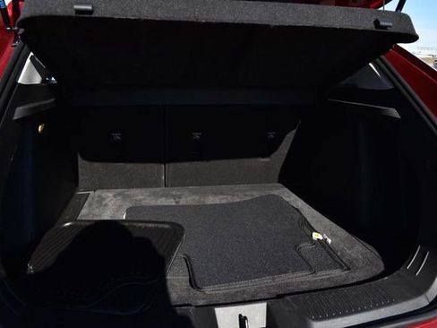 Used 2025 Chevrolet Trax LT w/ LT Convenience Package image 21