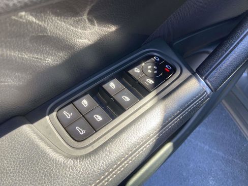 Used 2019 Porsche Cayenne image 21