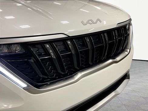 Used 2024 Kia Carnival LX FWD image 33