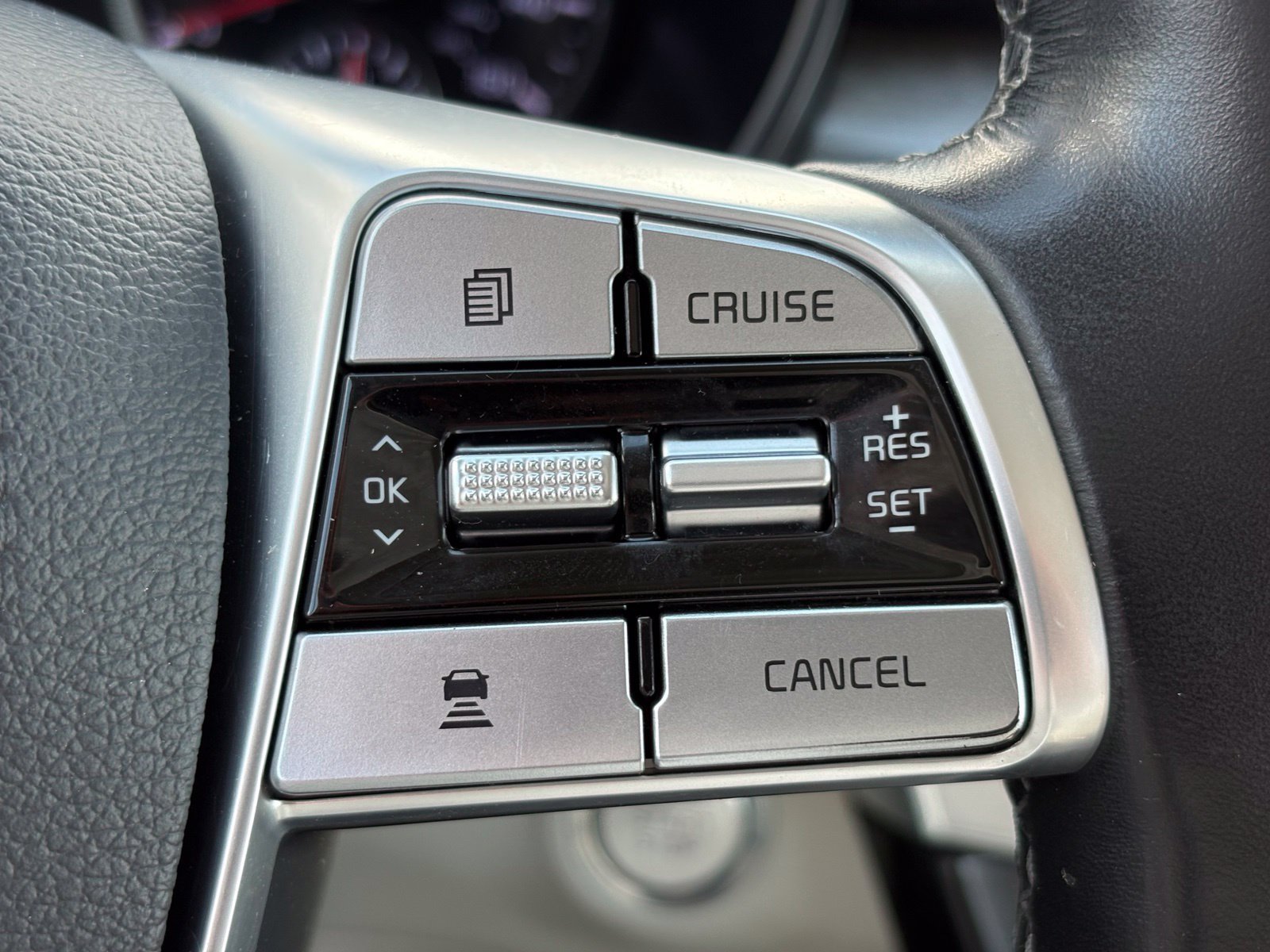Used 2022 Kia Telluride SX w/ Towing Package AWD/4WD image 13