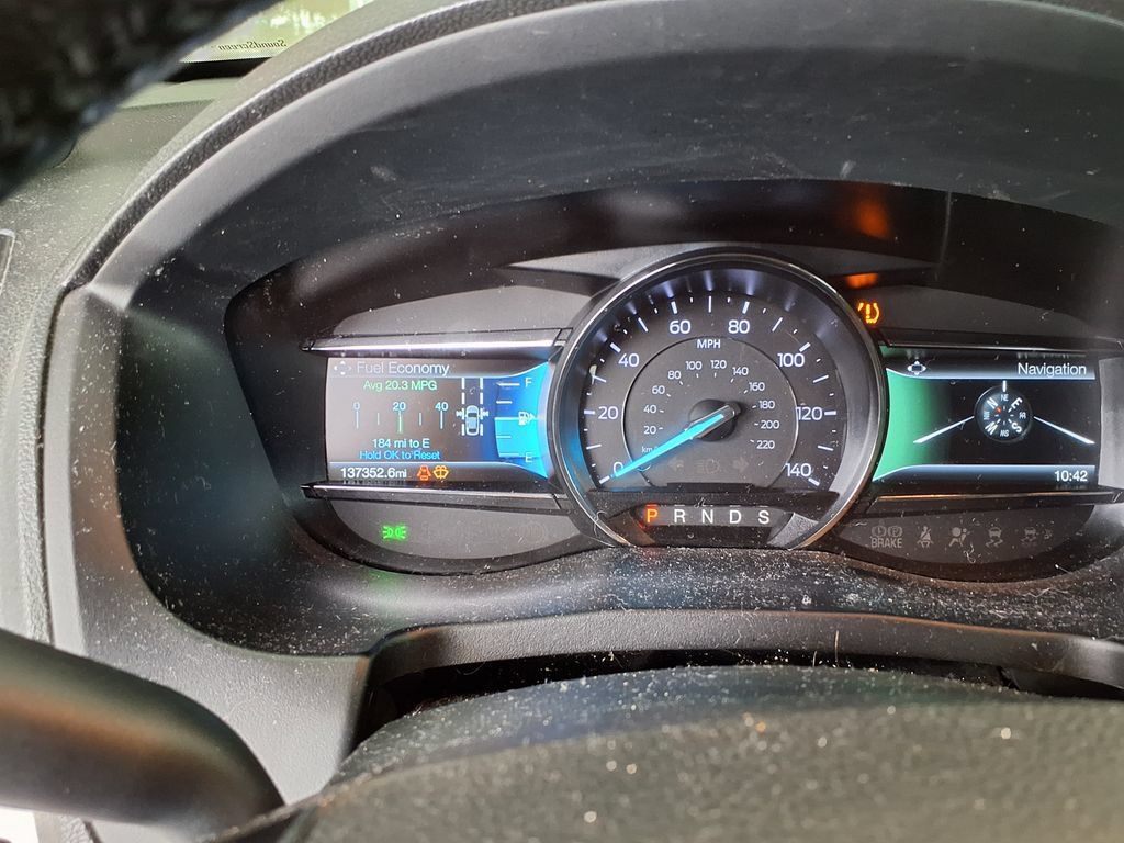 Used 2018 Ford Explorer Limited w/ Ford Safe & Smart Package FWD image 23