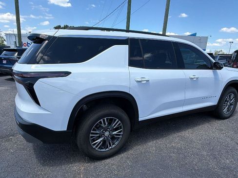 New 2026 Chevrolet Traverse LT w/ Driver Confidence Package FWD image 5