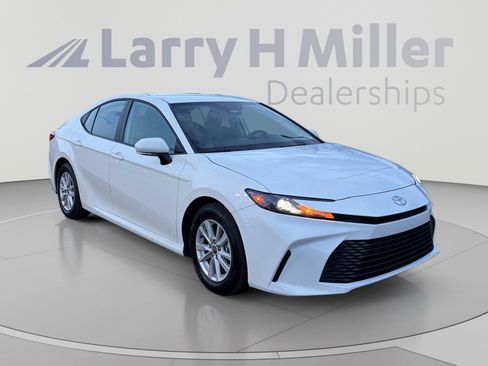 Used 2026 Toyota Camry LE FWD image 7