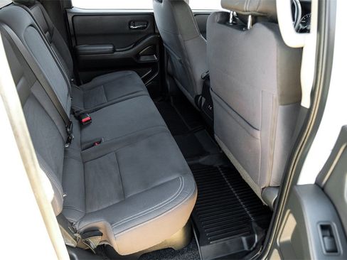 Used 2022 Nissan Frontier SV image 35