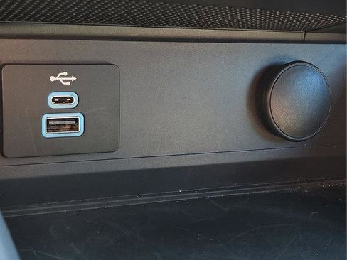 Used 2025 Ford Mustang Coupe image 25