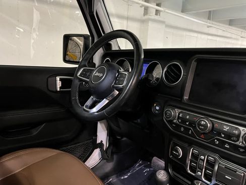 Used 2020 Jeep Gladiator Overland AWD/4WD image 26