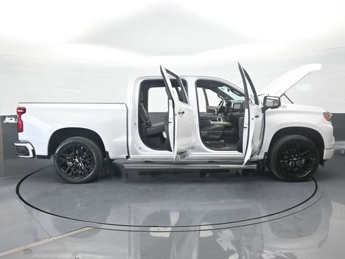 Used 2024 Chevrolet Silverado 1500 High Country w/ Technology Package image 96