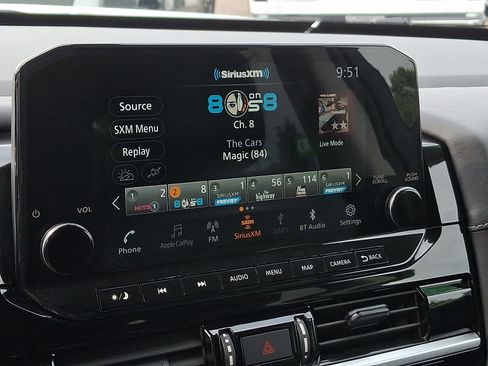 Used 2025 Nissan Pathfinder SL AWD/4WD image 18
