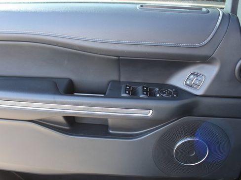 Used 2023 Ford Expedition XLT image 42