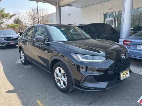 Used 2023 Honda HR-V LX image 3