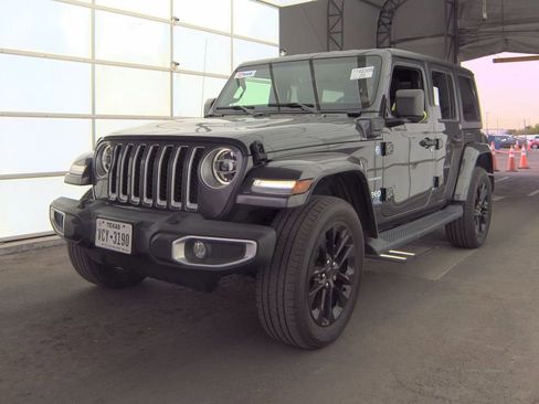 Used 2021 Jeep Wrangler Unlimited Sahara AWD/4WD image 2