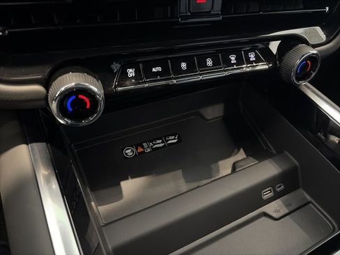 New 2026 Chevrolet Suburban High Country image 24