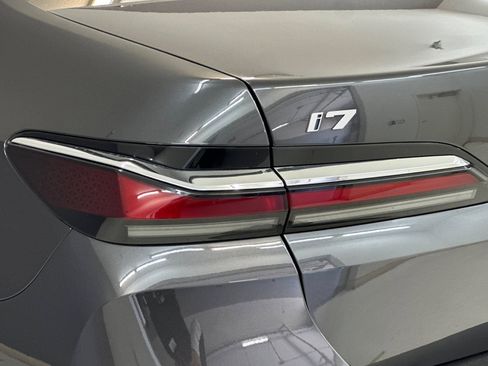 Certified 2023 BMW i7 xDrive60 AWD/4WD image 12