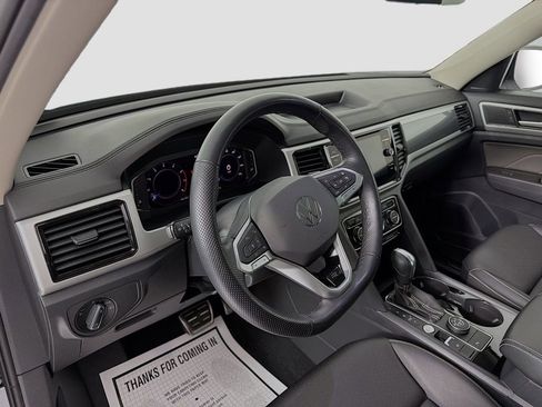 Used 2023 Volkswagen Atlas SEL R-Line image 9