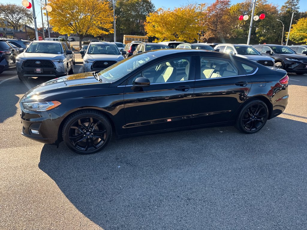 Used 2019 Ford Fusion SE w/ Equipment Group 151A FWD image 4