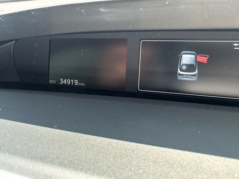 Used 2022 Toyota Prius XLE FWD image 20