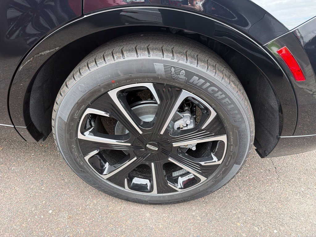New 2026 Lincoln Nautilus Reserve AWD/4WD image 13