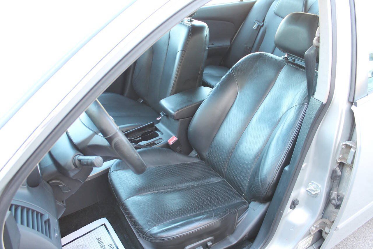 Used 2005 Nissan Altima 3.5 SE w/ (X02) Navigation Pkg FWD image 11