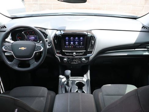 Used 2021 Chevrolet Traverse LT FWD image 40