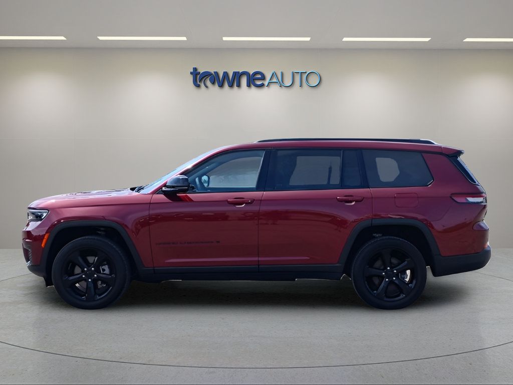 Used 2025 Jeep Grand Cherokee L Altitude AWD/4WD image 3