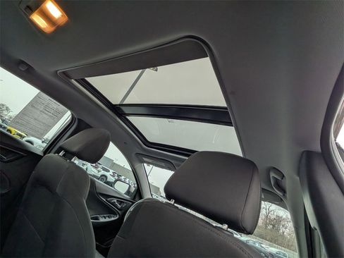 Used 2024 Chevrolet Malibu LT image 23