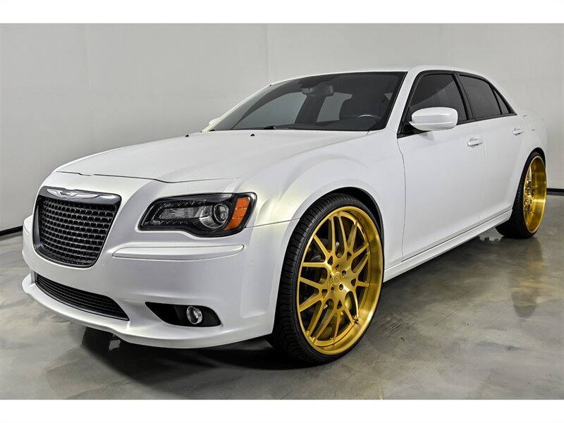 Used 2012 Chrysler 300 SRT8 w/ Leather Interior Group RWD image 5