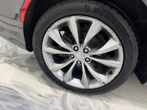 Used 2015 Chrysler 200 S FWD image 11