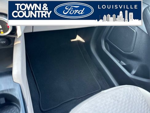 Used 2022 Ford Escape SE w/ Cold Weather Package FWD image 11