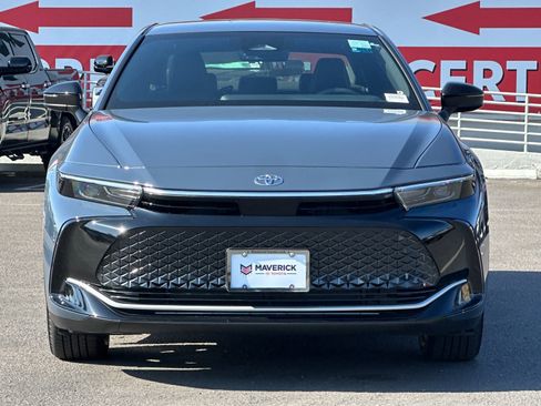 New 2026 Toyota Crown XLE image 7