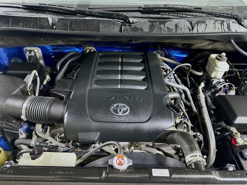 Used 2018 Toyota Tundra SR5 w/ SR5 Upgrade Package RWD image 31