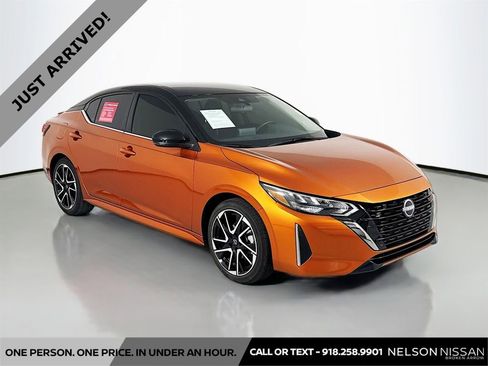 Certified 2025 Nissan Sentra SR image 3