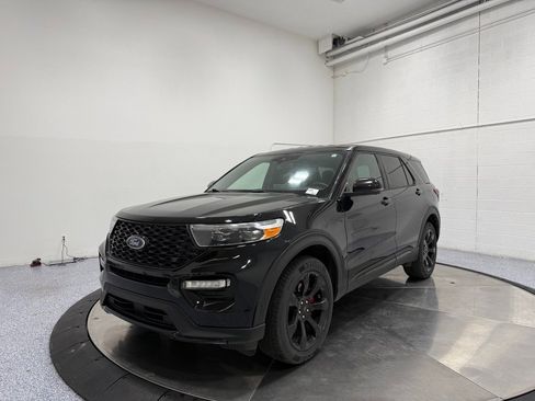Used 2022 Ford Explorer ST w/ Equipment Group 401A image 3