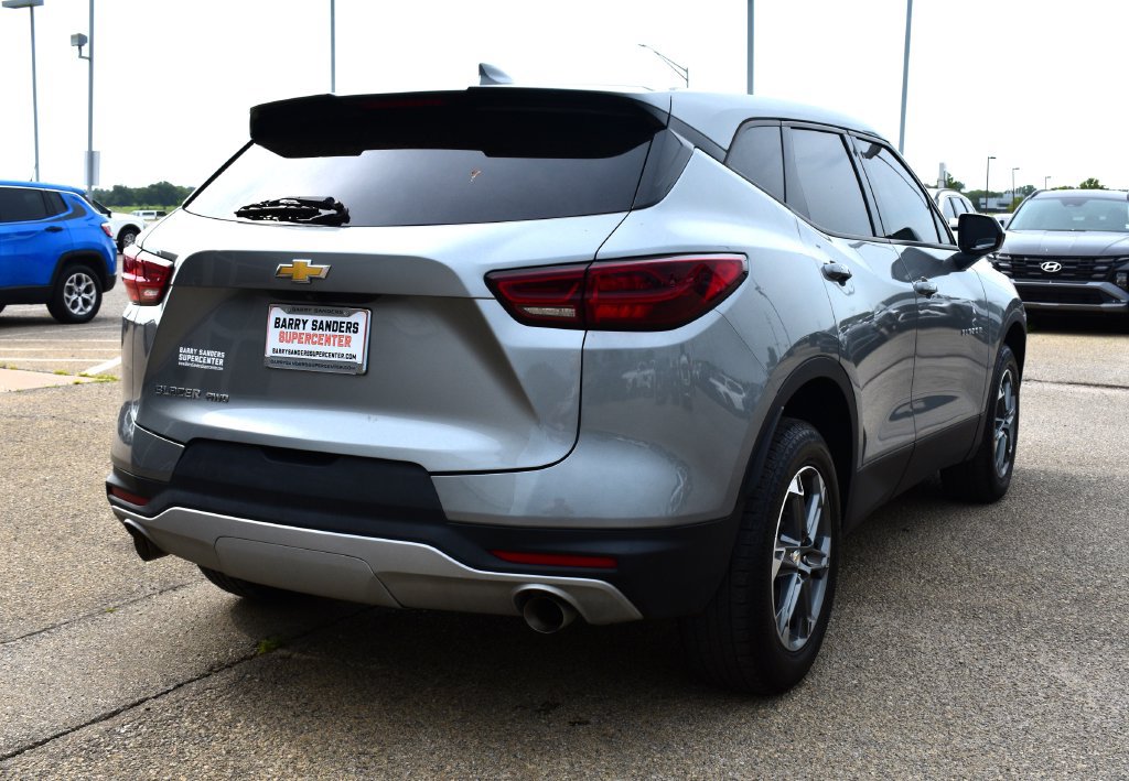 Used 2023 Chevrolet Blazer LT AWD/4WD image 3