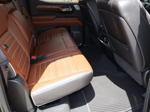 Used 2024 GMC Sierra 1500 Denali Ultimate AWD/4WD image 18