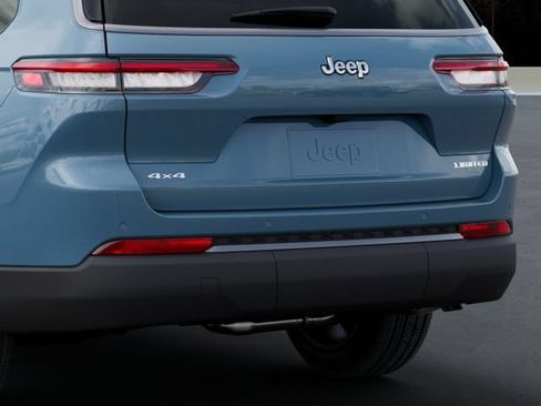 New 2026 Jeep Grand Cherokee L Limited w/ Limited Altitude Package AWD/4WD image 13