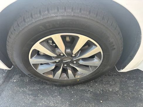 Used 2022 Chrysler Pacifica Touring-L FWD image 23