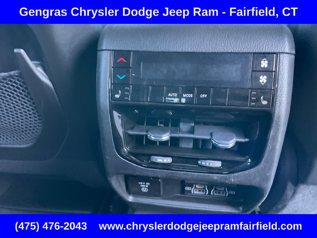Used 2023 Jeep Grand Cherokee L Limited AWD/4WD image 29