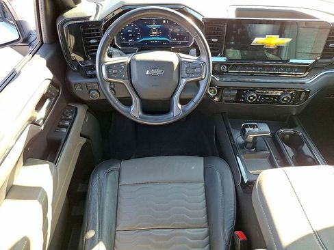 Used 2023 Chevrolet Silverado 1500 ZR2 w/ Technology Package image 11