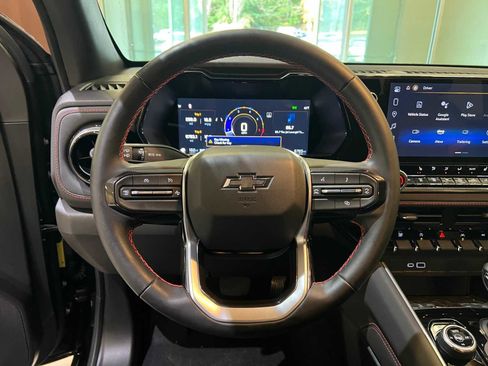 Used 2024 Chevrolet Colorado Z71 w/ Z71 Convenience Package 2 image 19